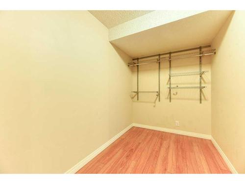 65-200 Shawnessy Drive Sw, Calgary, AB - Indoor With Storage