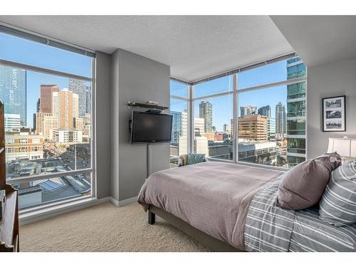 601-215 13 Avenue Sw, Calgary, AB - Indoor Photo Showing Bedroom