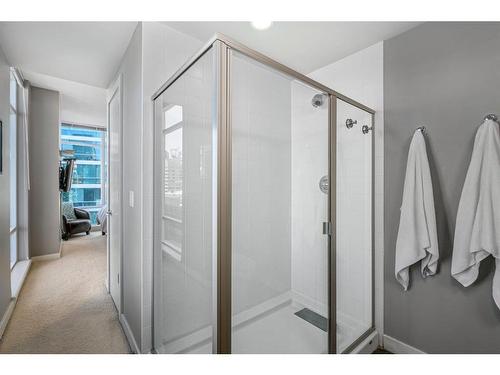 601-215 13 Avenue Sw, Calgary, AB - Indoor Photo Showing Bathroom