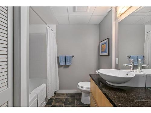 601-215 13 Avenue Sw, Calgary, AB - Indoor Photo Showing Bathroom