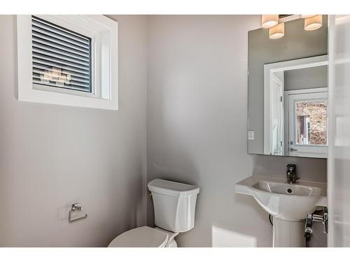 504 Chelsea Gardens, Chestermere, AB - Indoor Photo Showing Bathroom