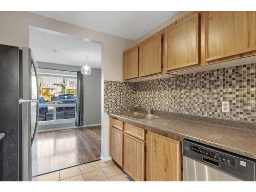 85-6915 Ranchview Drive Nw, Calgary, AB - Indoor Photo Showing Kitchen