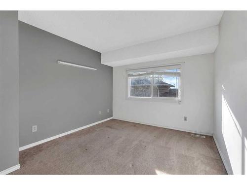 85-6915 Ranchview Drive Nw, Calgary, AB - Indoor Photo Showing Other Room