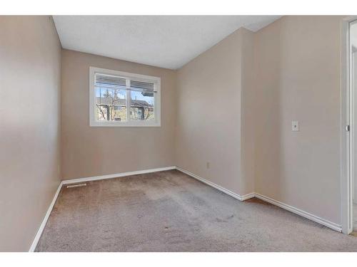 85-6915 Ranchview Drive Nw, Calgary, AB - Indoor Photo Showing Other Room