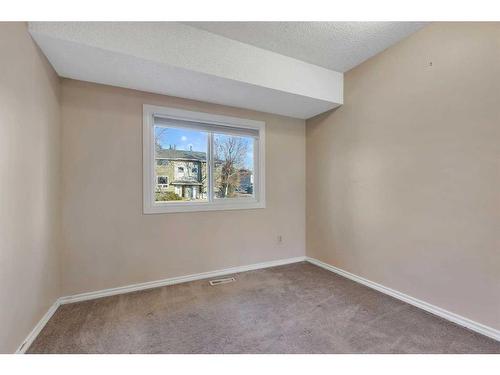 85-6915 Ranchview Drive Nw, Calgary, AB - Indoor Photo Showing Other Room