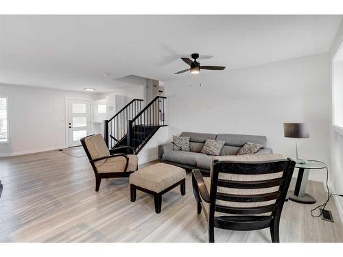 112 Silver Valley Rise Nw, Calgary, AB - Indoor Photo Showing Living Room