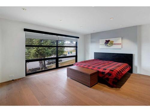 112 Silver Valley Rise Nw, Calgary, AB - Indoor Photo Showing Bedroom