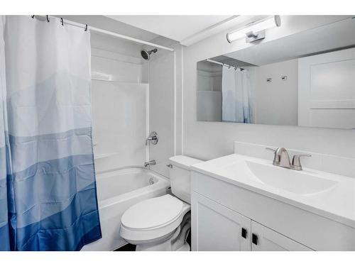 112 Silver Valley Rise Nw, Calgary, AB - Indoor Photo Showing Bathroom