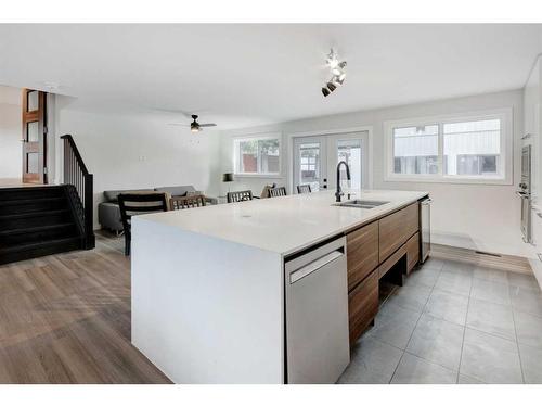 112 Silver Valley Rise Nw, Calgary, AB - Indoor Photo Showing Kitchen