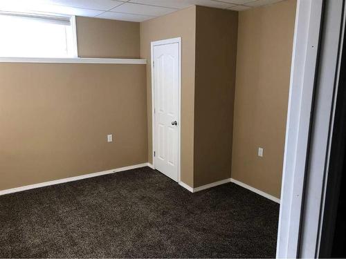 105 1 A Street, Linden, AB - Indoor Photo Showing Other Room