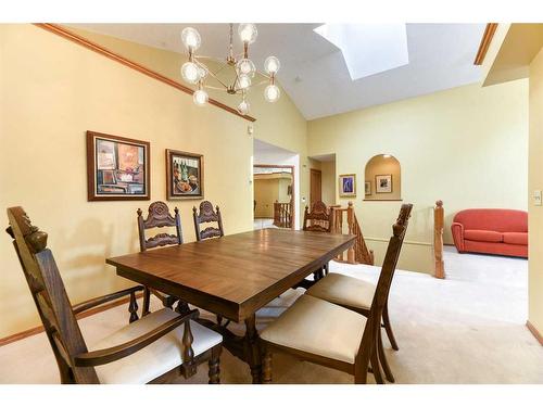 106 Oakbriar Close Sw, Calgary, AB - Indoor Photo Showing Dining Room