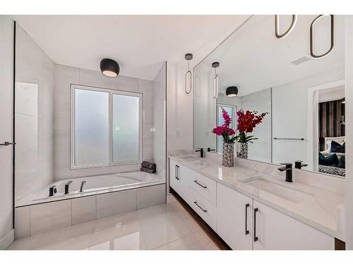 926 33A Street Nw, Calgary, AB - Indoor Photo Showing Bathroom