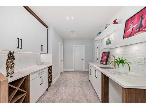 926 33A Street Nw, Calgary, AB - Indoor Photo Showing Kitchen