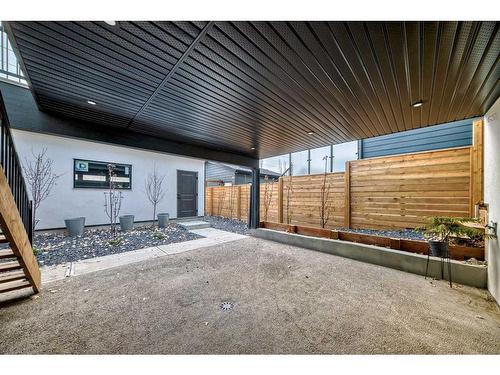 926 33A Street Nw, Calgary, AB - Outdoor With Exterior