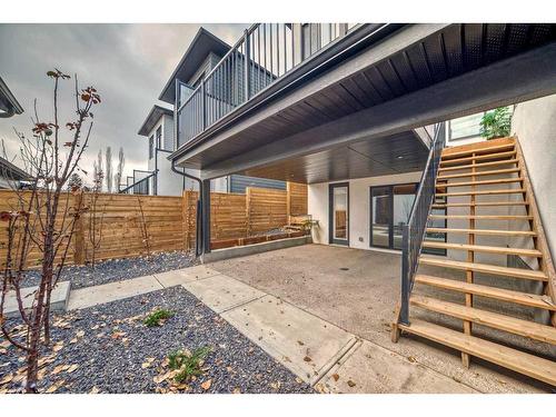 926 33A Street Nw, Calgary, AB - Outdoor With Exterior