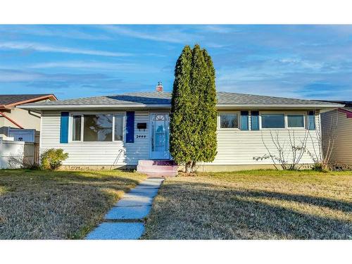 2444 44 Street Se, Calgary, AB - Outdoor