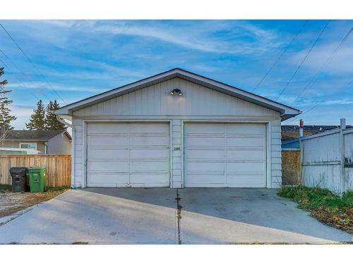 2444 44 Street Se, Calgary, AB - Outdoor