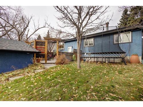 10632 Brackenridge Road Sw, Calgary, AB - Outdoor