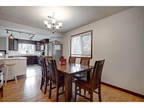 10632 Brackenridge Road Sw, Calgary, AB - Indoor Photo Showing Dining Room