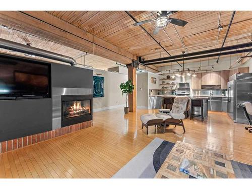 305-535 10 Avenue Sw, Calgary, AB - Indoor With Fireplace