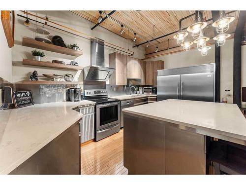 305-535 10 Avenue Sw, Calgary, AB - Indoor Photo Showing Kitchen With Stainless Steel Kitchen