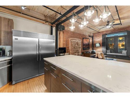 305-535 10 Avenue Sw, Calgary, AB - Indoor Photo Showing Kitchen With Stainless Steel Kitchen