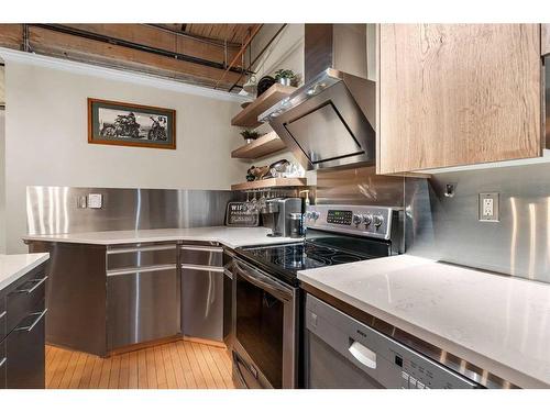 305-535 10 Avenue Sw, Calgary, AB - Indoor Photo Showing Kitchen