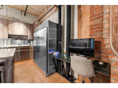 305-535 10 Avenue Sw, Calgary, AB - Indoor Photo Showing Kitchen With Stainless Steel Kitchen