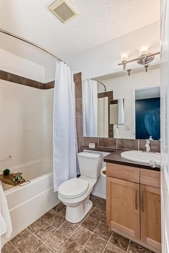 34 Sunset Heights, Cochrane, AB - Indoor Photo Showing Bathroom