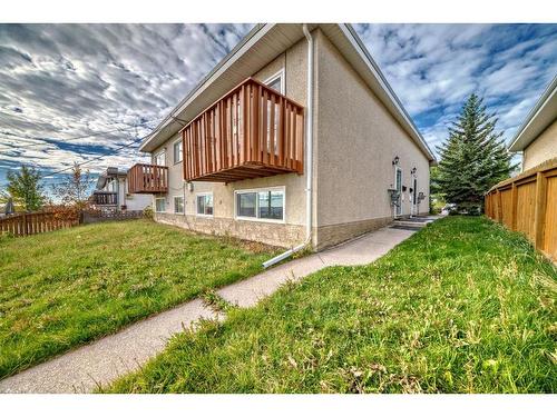 D-7540D Hunterview Drive Nw, Calgary, AB - Outdoor