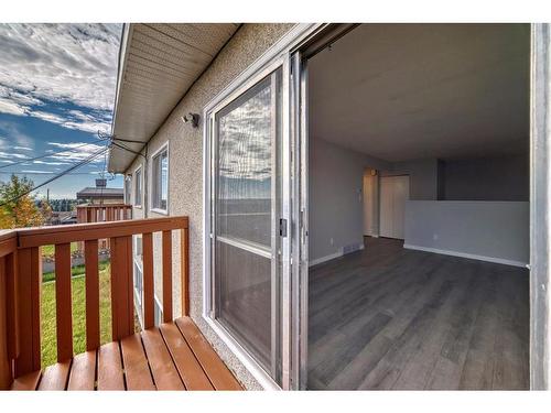 D-7540D Hunterview Drive Nw, Calgary, AB - Outdoor With Exterior