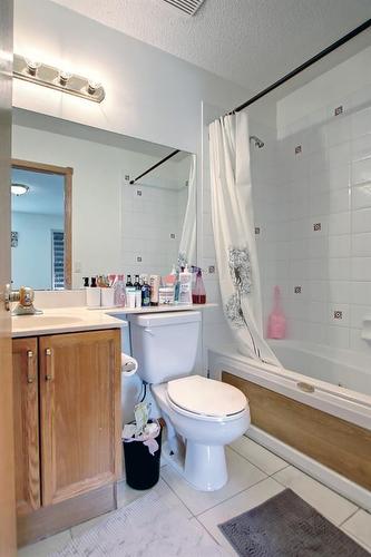 312 Tarington Close Ne, Calgary, AB - Indoor Photo Showing Bathroom