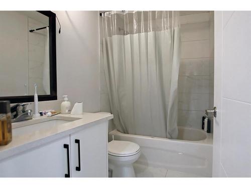 312 Tarington Close Ne, Calgary, AB - Indoor Photo Showing Bathroom