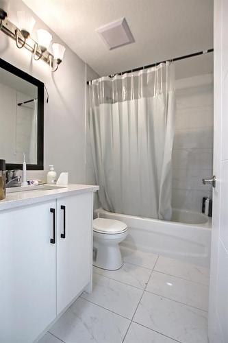 312 Tarington Close Ne, Calgary, AB - Indoor Photo Showing Bathroom