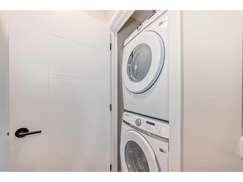 534 Copperstone Manor Se, Calgary, AB - Indoor Photo Showing Laundry Room