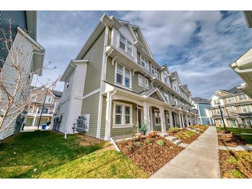 534 Copperstone Manor Se, Calgary, AB - Outdoor With Facade