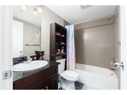 2410-625 Glenbow Drive, Cochrane, AB - Indoor Photo Showing Bathroom