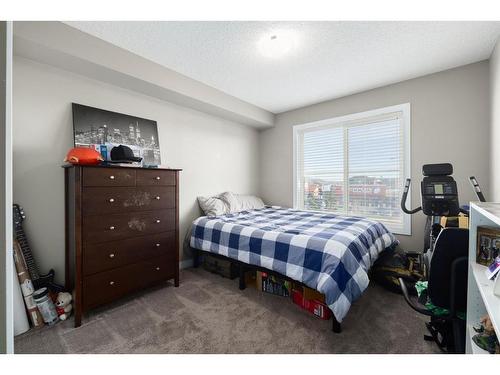 2410-625 Glenbow Drive, Cochrane, AB - Indoor Photo Showing Bedroom