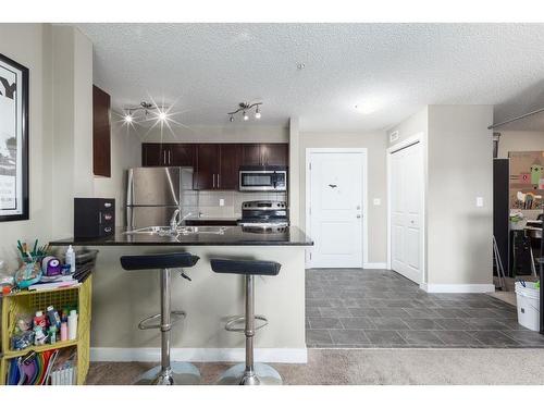 2410-625 Glenbow Drive, Cochrane, AB - Indoor Photo Showing Kitchen