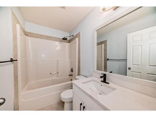 8 Sage Valley Close Nw, Calgary, AB - Indoor Photo Showing Bathroom