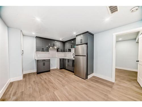 8 Sage Valley Close Nw, Calgary, AB - Indoor Photo Showing Kitchen