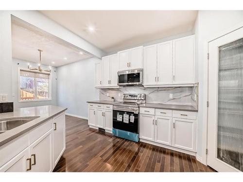 8 Sage Valley Close Nw, Calgary, AB - Indoor Photo Showing Kitchen