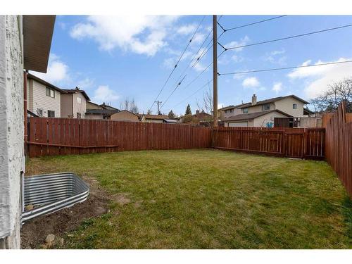 143 Bermuda Drive Nw, Calgary, AB - Outdoor