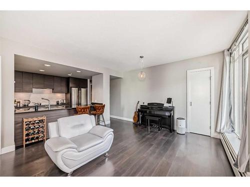 506-1500 7 Street Sw, Calgary, AB - Indoor Photo Showing Living Room