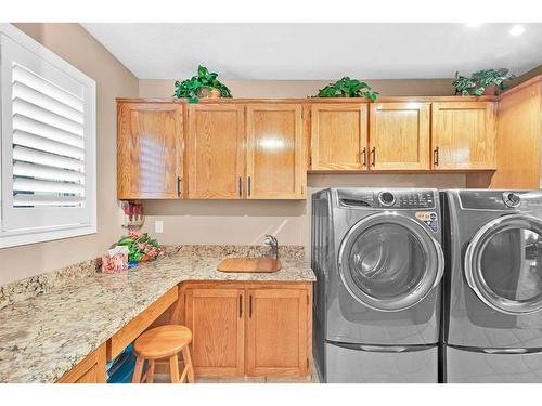 248 Canterbury Court Sw, Calgary, AB - Indoor Photo Showing Laundry Room