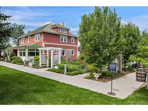 724 14A Street Se, Calgary, AB - Outdoor With Facade