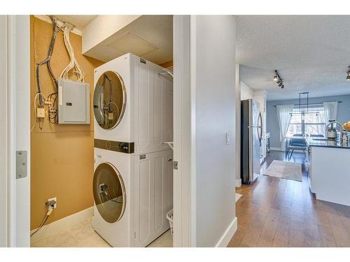 404-3704 15A Street Sw, Calgary, AB - Indoor Photo Showing Laundry Room