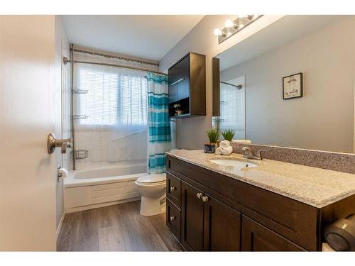 34-3015 51 Street Sw, Calgary, AB - Indoor Photo Showing Bathroom