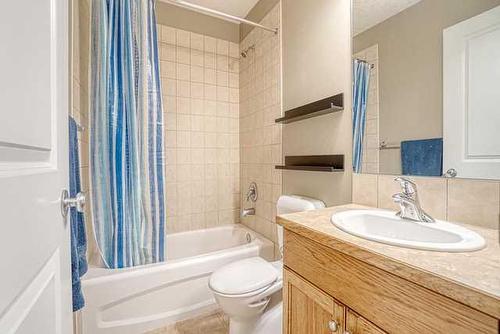 83 Sunset Circle, Cochrane, AB - Indoor Photo Showing Bathroom