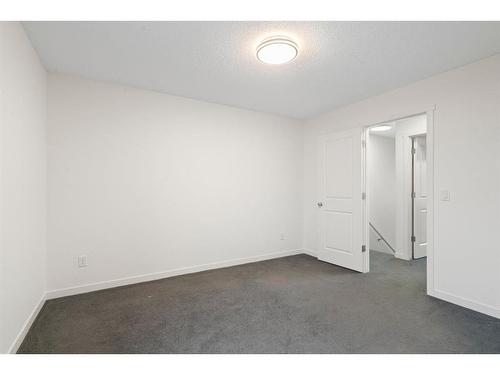 118 Copperpond Landing Se, Calgary, AB - Indoor Photo Showing Other Room